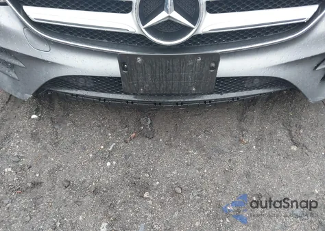 2017 Mercedes-Benz E 300 4Matic z USA, uszkodzony, nr VIN WDDZF4KB0HA036438